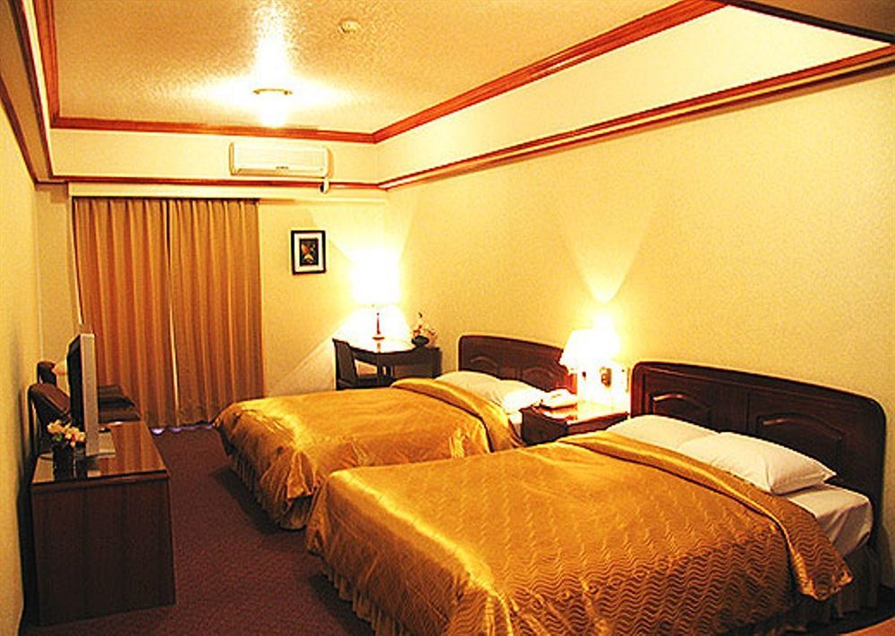 Sin Fu Business Hotel Тайчжун Экстерьер фото