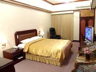 Sin Fu Business Hotel Тайчжун Экстерьер фото